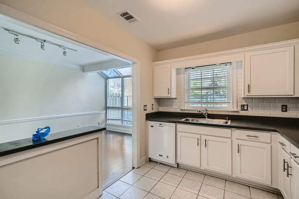 97 Mount Vernon Circle, Sandy Springs, Georgia 30338, 2 Bedrooms Bedrooms, ,2 BathroomsBathrooms,Residential,Sold,97 Mount Vernon Circle,6990742