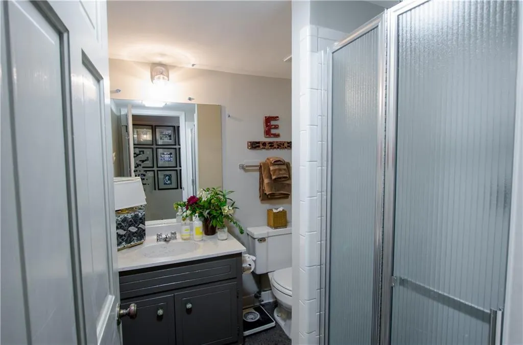 5425 Glenridge Drive Unit 28, Sandy Springs, Georgia 30342, 4 Bedrooms Bedrooms, ,4 BathroomsBathrooms,Residential,Sold,5425 Glenridge Drive Unit 28,5729459