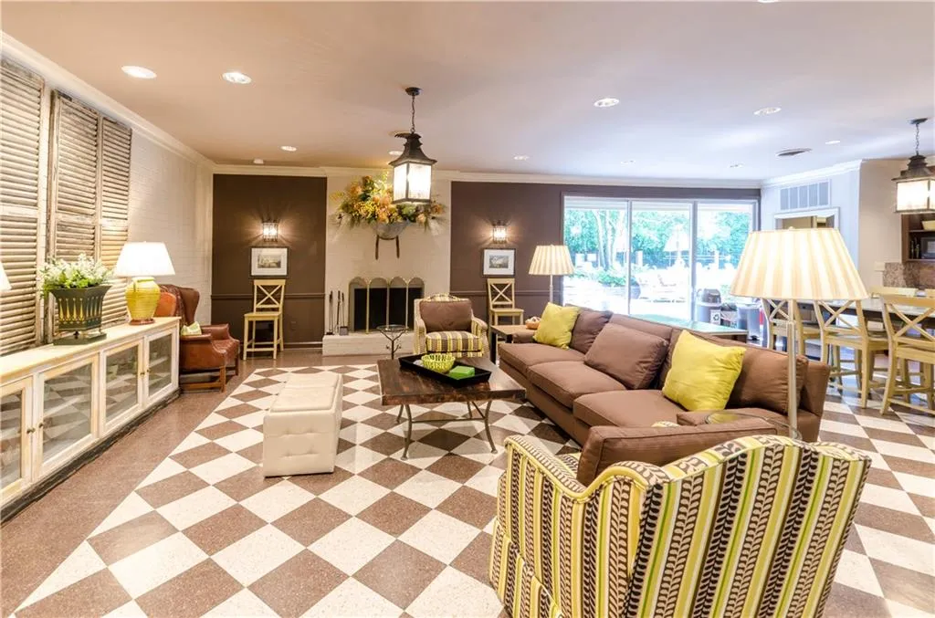 5425 Glenridge Drive Unit 28, Sandy Springs, Georgia 30342, 4 Bedrooms Bedrooms, ,4 BathroomsBathrooms,Residential,Sold,5425 Glenridge Drive Unit 28,5729459