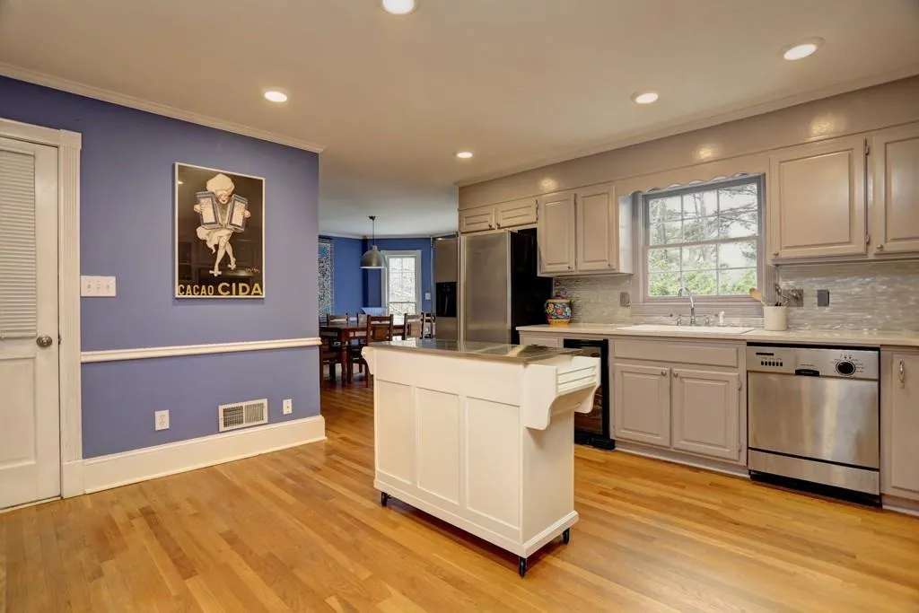 2665 Spalding Drive, Sandy Springs, Georgia 30350, 6 Bedrooms Bedrooms, ,4 BathroomsBathrooms,Residential,Sold,2665 Spalding Drive,5907838