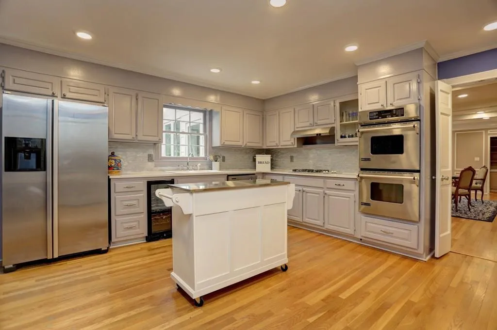 2665 Spalding Drive, Sandy Springs, Georgia 30350, 6 Bedrooms Bedrooms, ,4 BathroomsBathrooms,Residential,Sold,2665 Spalding Drive,5907838