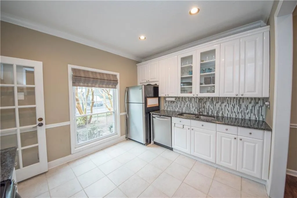 5605 Chemin De Vie, Atlanta, Georgia 30342, 2 Bedrooms Bedrooms, ,2 BathroomsBathrooms,Residential,Sold,5605 Chemin De Vie,6509473 5605 Chemin De Vie, Atlanta, Georgia 30342, 2 Bedrooms Bedrooms, ,2 BathroomsBathrooms,Residential,Sold,5605 Chemin De Vie,6509473