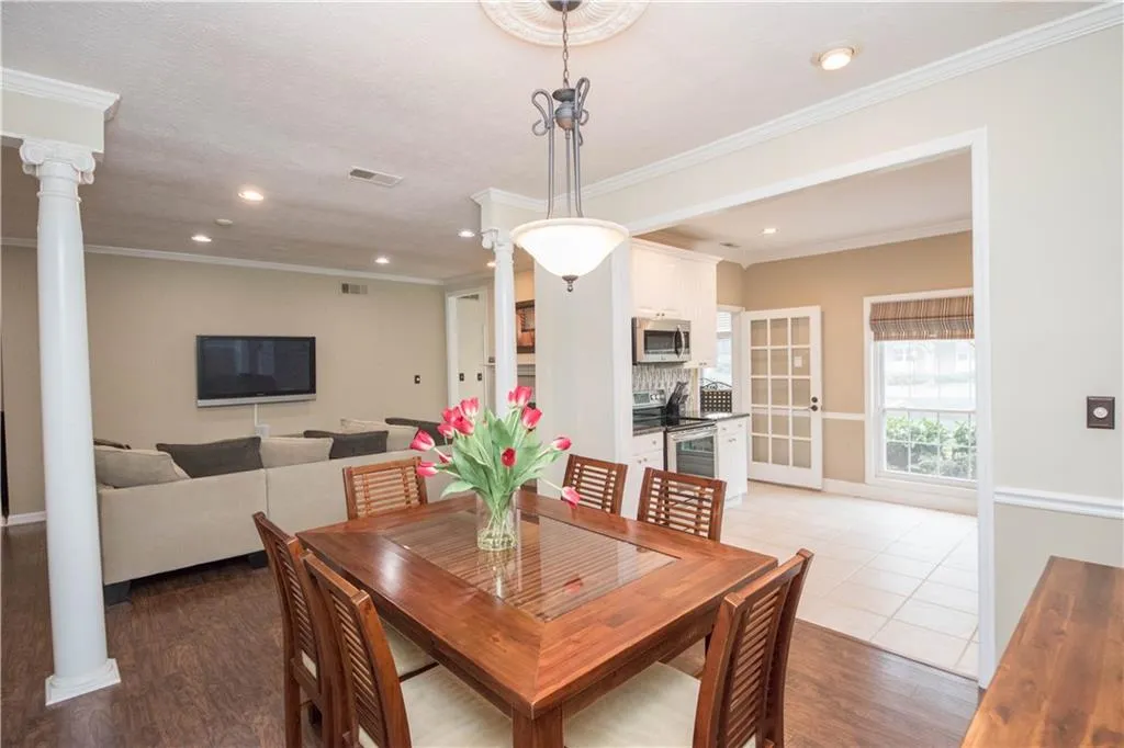 5605 Chemin De Vie, Atlanta, Georgia 30342, 2 Bedrooms Bedrooms, ,2 BathroomsBathrooms,Residential,Sold,5605 Chemin De Vie,6509473 5605 Chemin De Vie, Atlanta, Georgia 30342, 2 Bedrooms Bedrooms, ,2 BathroomsBathrooms,Residential,Sold,5605 Chemin De Vie,6509473