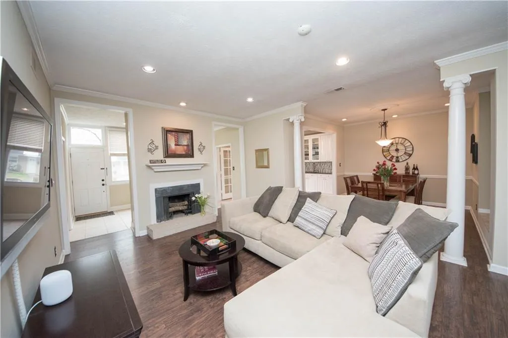 5605 Chemin De Vie, Atlanta, Georgia 30342, 2 Bedrooms Bedrooms, ,2 BathroomsBathrooms,Residential,Sold,5605 Chemin De Vie,6509473 5605 Chemin De Vie, Atlanta, Georgia 30342, 2 Bedrooms Bedrooms, ,2 BathroomsBathrooms,Residential,Sold,5605 Chemin De Vie,6509473