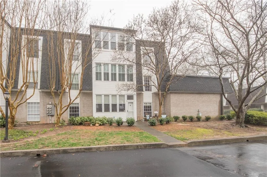 5605 Chemin De Vie, Atlanta, Georgia 30342, 2 Bedrooms Bedrooms, ,2 BathroomsBathrooms,Residential,Sold,5605 Chemin De Vie,6509473 5605 Chemin De Vie, Atlanta, Georgia 30342, 2 Bedrooms Bedrooms, ,2 BathroomsBathrooms,Residential,Sold,5605 Chemin De Vie,6509473