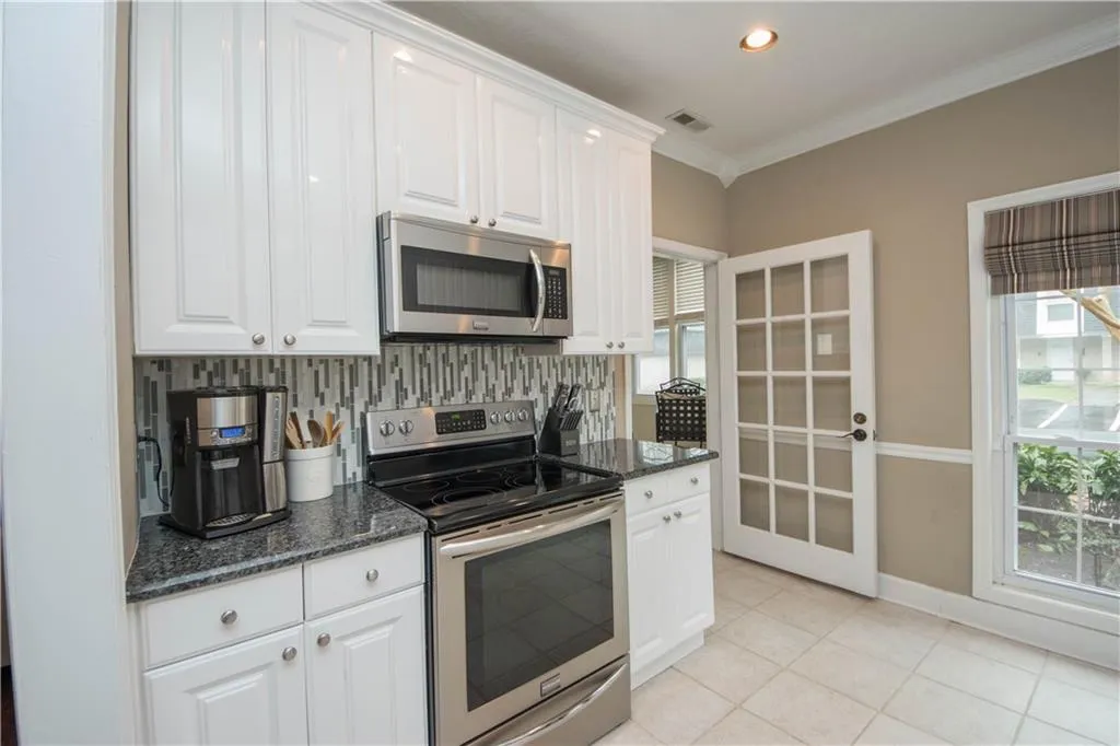 5605 Chemin De Vie, Atlanta, Georgia 30342, 2 Bedrooms Bedrooms, ,2 BathroomsBathrooms,Residential,Sold,5605 Chemin De Vie,6509473 5605 Chemin De Vie, Atlanta, Georgia 30342, 2 Bedrooms Bedrooms, ,2 BathroomsBathrooms,Residential,Sold,5605 Chemin De Vie,6509473