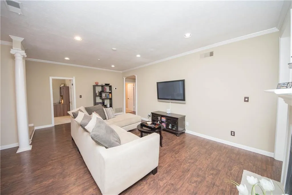 5605 Chemin De Vie, Atlanta, Georgia 30342, 2 Bedrooms Bedrooms, ,2 BathroomsBathrooms,Residential,Sold,5605 Chemin De Vie,6509473 5605 Chemin De Vie, Atlanta, Georgia 30342, 2 Bedrooms Bedrooms, ,2 BathroomsBathrooms,Residential,Sold,5605 Chemin De Vie,6509473