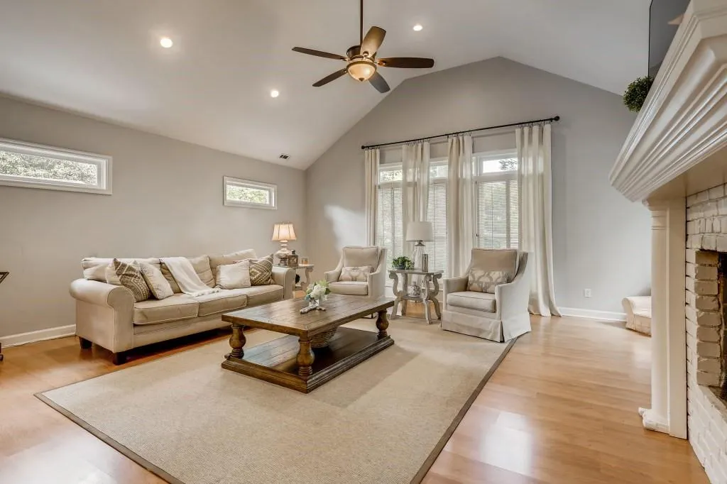 420 Carolwood Lane, Atlanta, Georgia 30342, 3 Bedrooms Bedrooms, ,2 BathroomsBathrooms,Residential,Sold,420 Carolwood Lane,6941710