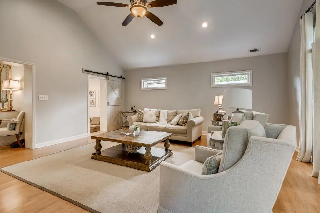 420 Carolwood Lane, Atlanta, Georgia 30342, 3 Bedrooms Bedrooms, ,2 BathroomsBathrooms,Residential,Sold,420 Carolwood Lane,6941710