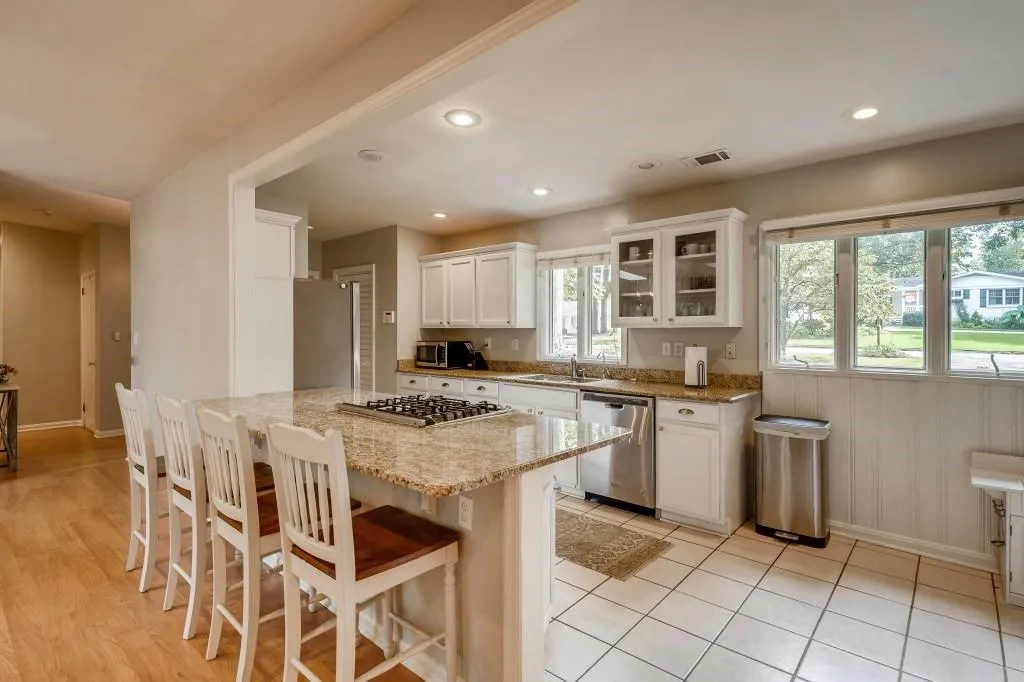 420 Carolwood Lane, Atlanta, Georgia 30342, 3 Bedrooms Bedrooms, ,2 BathroomsBathrooms,Residential,Sold,420 Carolwood Lane,6941710