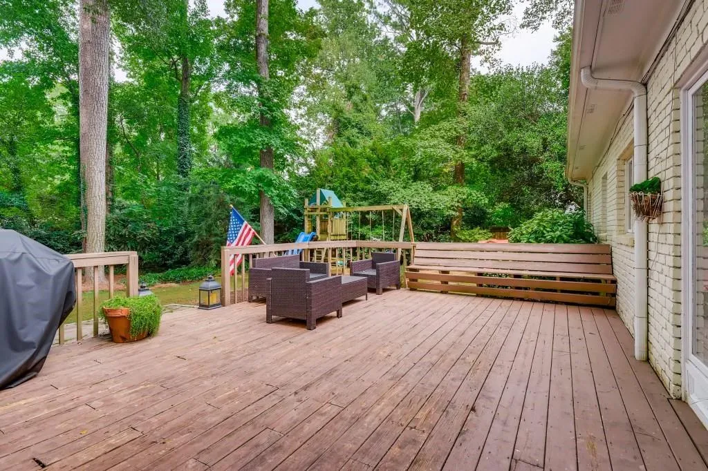420 Carolwood Lane, Atlanta, Georgia 30342, 3 Bedrooms Bedrooms, ,2 BathroomsBathrooms,Residential,Sold,420 Carolwood Lane,6941710
