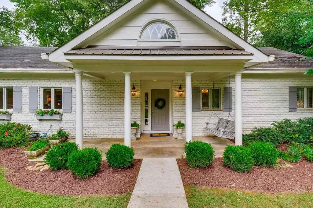 420 Carolwood Lane, Atlanta, Georgia 30342, 3 Bedrooms Bedrooms, ,2 BathroomsBathrooms,Residential,Sold,420 Carolwood Lane,6941710