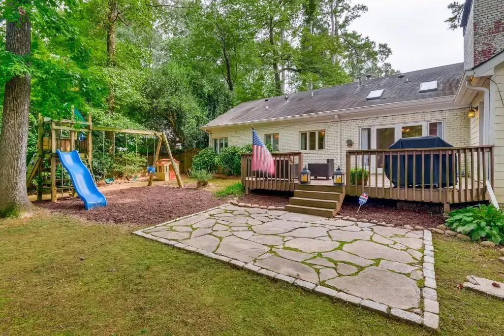 420 Carolwood Lane, Atlanta, Georgia 30342, 3 Bedrooms Bedrooms, ,2 BathroomsBathrooms,Residential,Sold,420 Carolwood Lane,6941710
