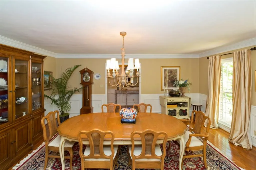 820 Overhill Court, Sandy Springs, Georgia 30328, 4 Bedrooms Bedrooms, ,4 BathroomsBathrooms,Residential,Sold,820 Overhill Court,5678814