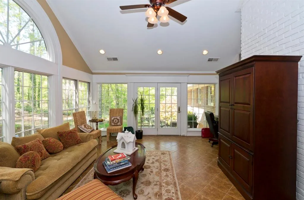 820 Overhill Court, Sandy Springs, Georgia 30328, 4 Bedrooms Bedrooms, ,4 BathroomsBathrooms,Residential,Sold,820 Overhill Court,5678814