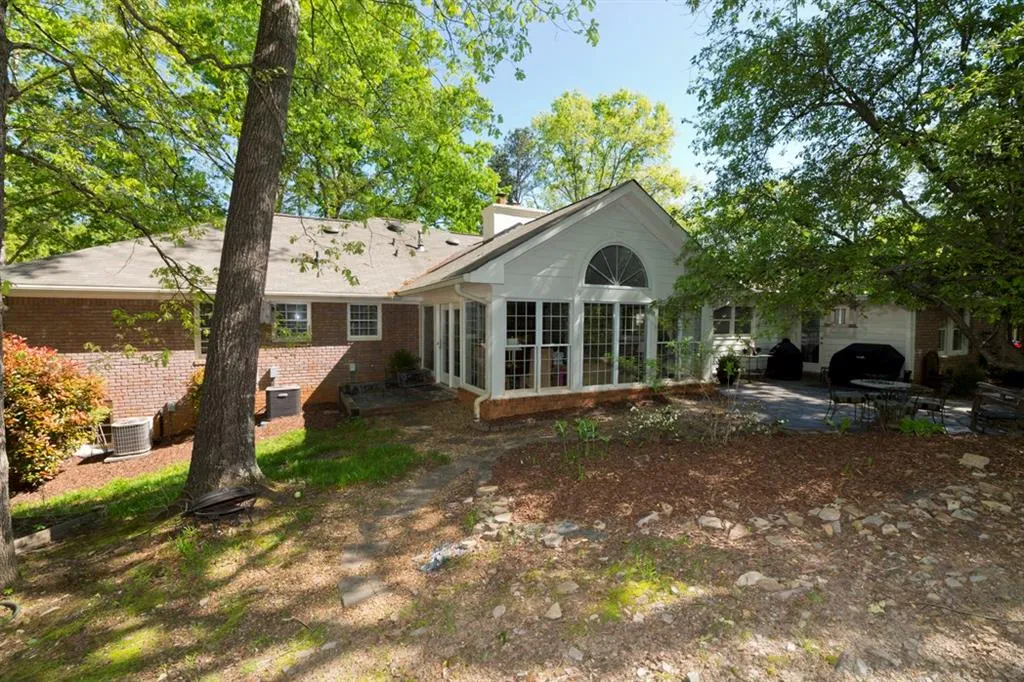 820 Overhill Court, Sandy Springs, Georgia 30328, 4 Bedrooms Bedrooms, ,4 BathroomsBathrooms,Residential,Sold,820 Overhill Court,5678814