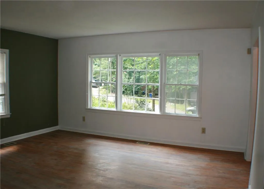 2095 Evergreen Lane Nw, Atlanta, Georgia 30318, 2 Bedrooms Bedrooms, ,1 BathroomBathrooms,Residential,Sold,2095 Evergreen Lane Nw,5740289