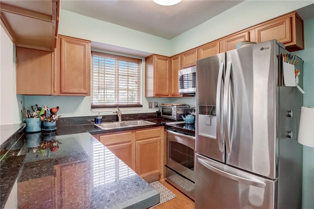 6940 Roswell Road Unit 6C, Atlanta, Georgia 30328, 2 Bedrooms Bedrooms, ,1 BathroomBathrooms,Residential,Sold,6940 Roswell Road Unit 6C,7313896