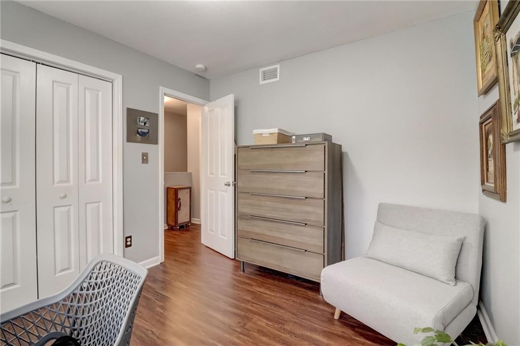 6940 Roswell Road Unit 6C, Atlanta, Georgia 30328, 2 Bedrooms Bedrooms, ,1 BathroomBathrooms,Residential,Sold,6940 Roswell Road Unit 6C,7313896