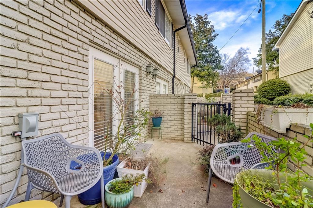 6940 Roswell Road Unit 6C, Atlanta, Georgia 30328, 2 Bedrooms Bedrooms, ,1 BathroomBathrooms,Residential,Sold,6940 Roswell Road Unit 6C,7313896