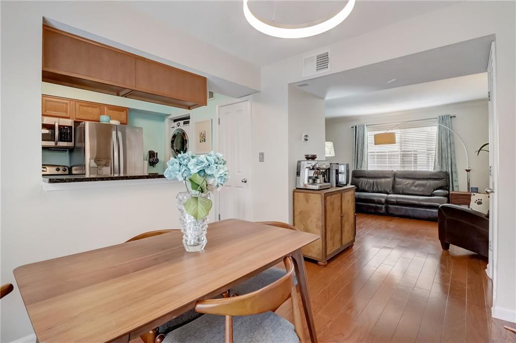 6940 Roswell Road Unit 6C, Atlanta, Georgia 30328, 2 Bedrooms Bedrooms, ,1 BathroomBathrooms,Residential,Sold,6940 Roswell Road Unit 6C,7313896