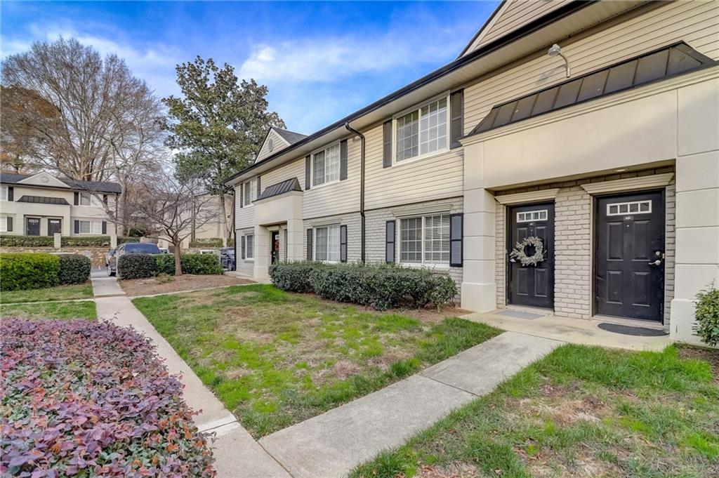 6940 Roswell Road Unit 6C, Atlanta, Georgia 30328, 2 Bedrooms Bedrooms, ,1 BathroomBathrooms,Residential,Sold,6940 Roswell Road Unit 6C,7313896