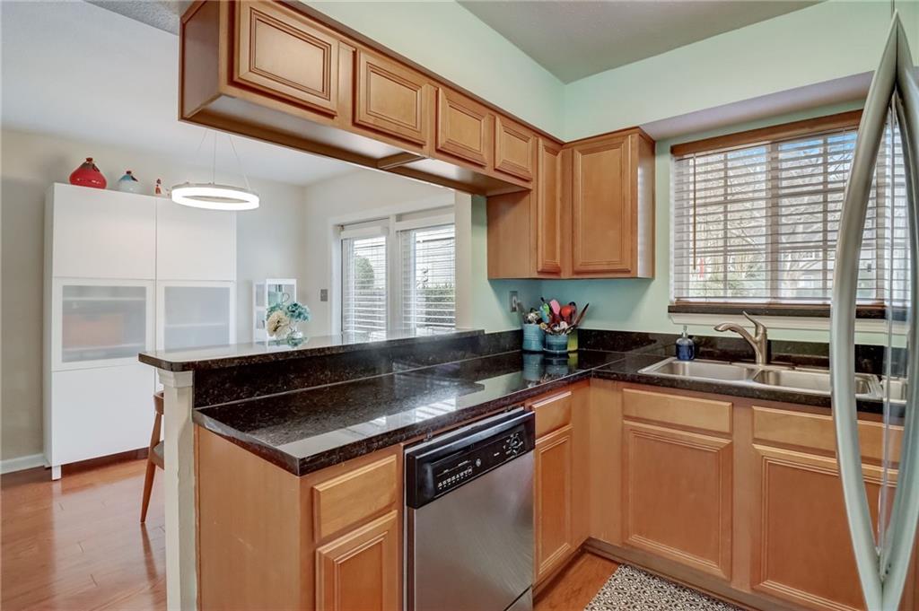 6940 Roswell Road Unit 6C, Atlanta, Georgia 30328, 2 Bedrooms Bedrooms, ,1 BathroomBathrooms,Residential,Sold,6940 Roswell Road Unit 6C,7313896