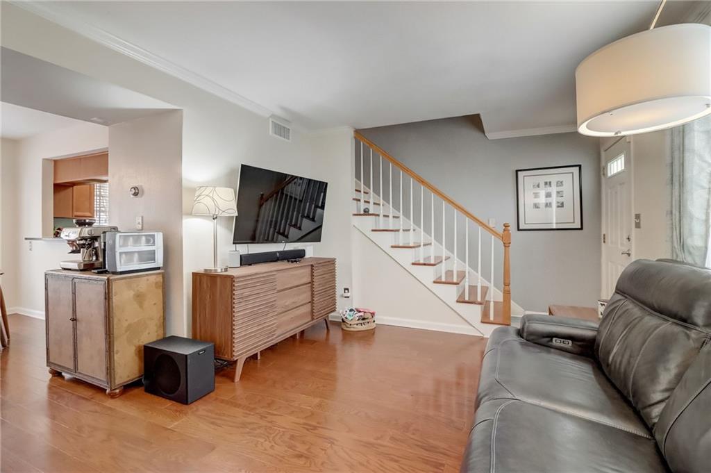 6940 Roswell Road Unit 6C, Atlanta, Georgia 30328, 2 Bedrooms Bedrooms, ,1 BathroomBathrooms,Residential,Sold,6940 Roswell Road Unit 6C,7313896