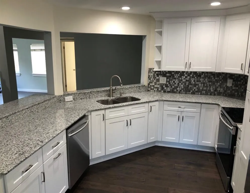 75 Dunwoody Springs Drive, Atlanta, Georgia 30328, 2 Bedrooms Bedrooms, ,2 BathroomsBathrooms,Residential,Sold,75 Dunwoody Springs Drive,6795136