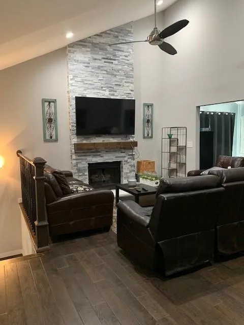 75 Dunwoody Springs Drive, Atlanta, Georgia 30328, 2 Bedrooms Bedrooms, ,2 BathroomsBathrooms,Residential,Sold,75 Dunwoody Springs Drive,6795136