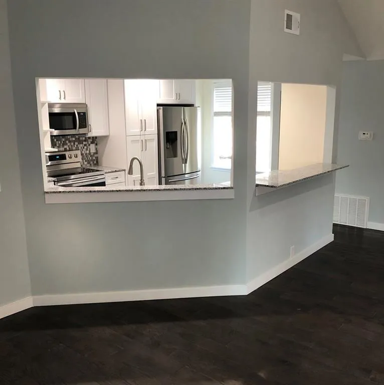 75 Dunwoody Springs Drive, Atlanta, Georgia 30328, 2 Bedrooms Bedrooms, ,2 BathroomsBathrooms,Residential,Sold,75 Dunwoody Springs Drive,6795136