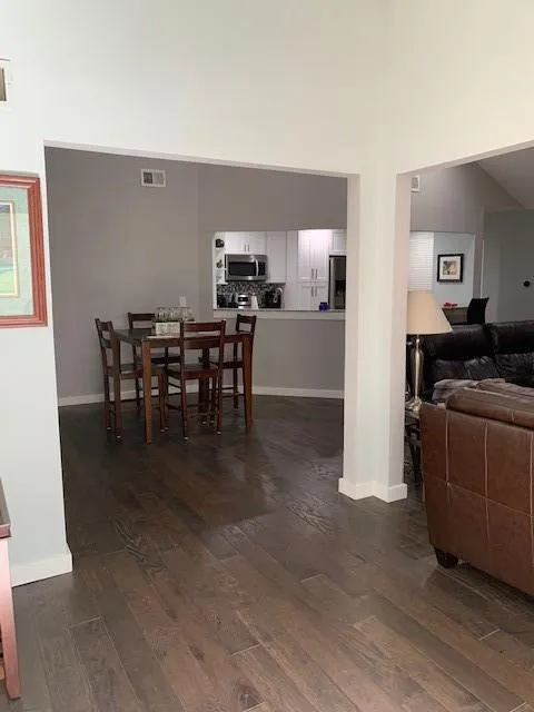 75 Dunwoody Springs Drive, Atlanta, Georgia 30328, 2 Bedrooms Bedrooms, ,2 BathroomsBathrooms,Residential,Sold,75 Dunwoody Springs Drive,6795136