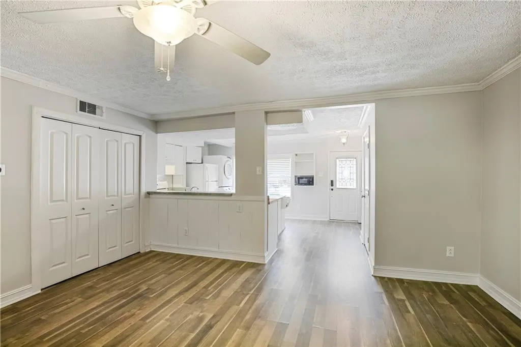 8846 Long Beach Circle, Sandy Springs, Georgia 30350, 2 Bedrooms Bedrooms, ,1 BathroomBathrooms,Residential,Sold,8846 Long Beach Circle,7243938