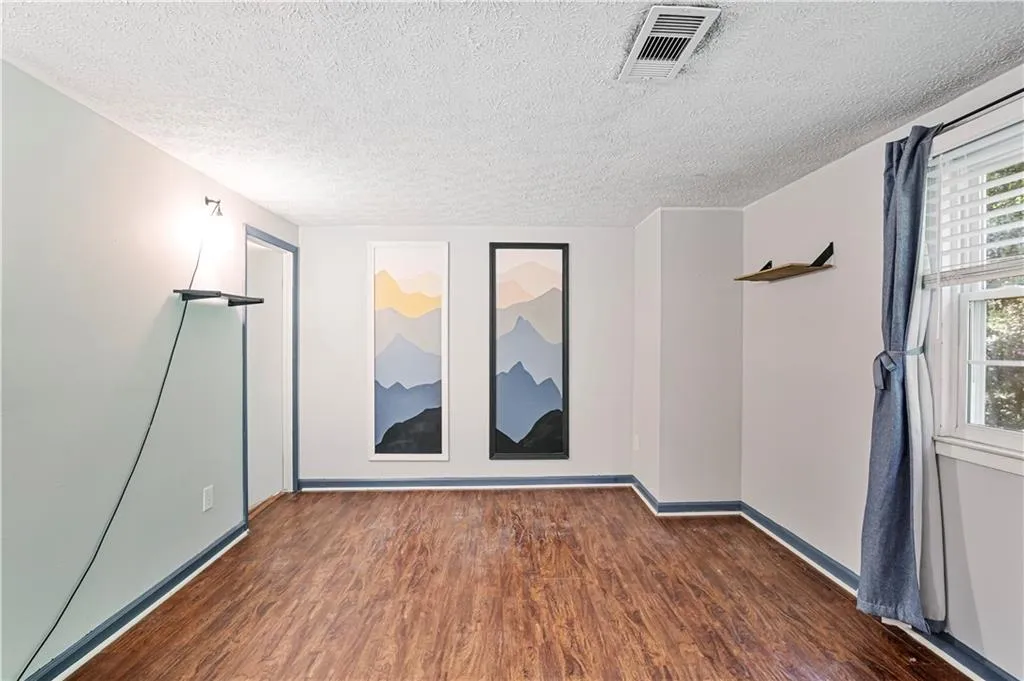 8846 Long Beach Circle, Sandy Springs, Georgia 30350, 2 Bedrooms Bedrooms, ,1 BathroomBathrooms,Residential,Sold,8846 Long Beach Circle,7243938