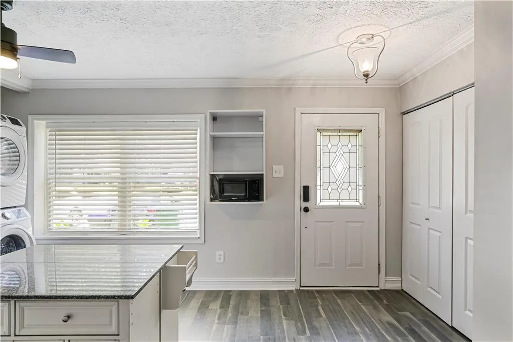 8846 Long Beach Circle, Sandy Springs, Georgia 30350, 2 Bedrooms Bedrooms, ,1 BathroomBathrooms,Residential,Sold,8846 Long Beach Circle,7243938