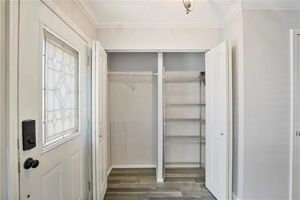 8846 Long Beach Circle, Sandy Springs, Georgia 30350, 2 Bedrooms Bedrooms, ,1 BathroomBathrooms,Residential,Sold,8846 Long Beach Circle,7243938