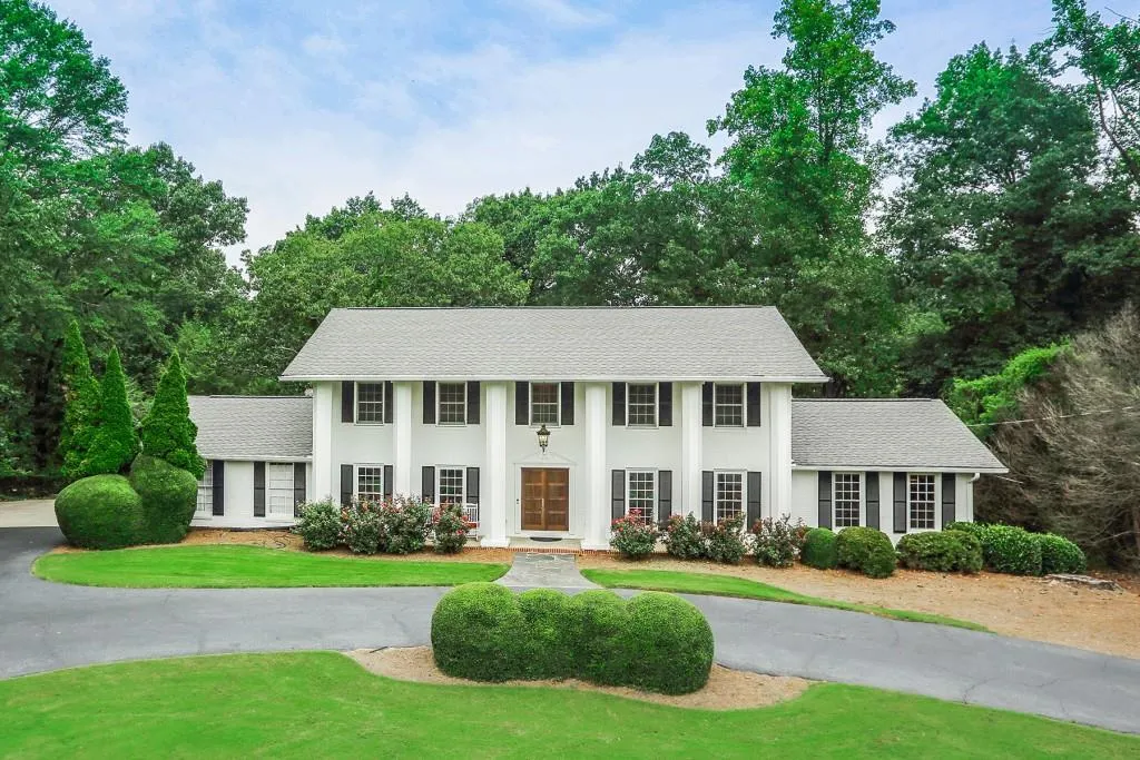 335 Glen Lake Drive, Sandy Springs, Georgia 30327, 6 Bedrooms Bedrooms, ,5 BathroomsBathrooms,Residential,Sold,335 Glen Lake Drive,6605938