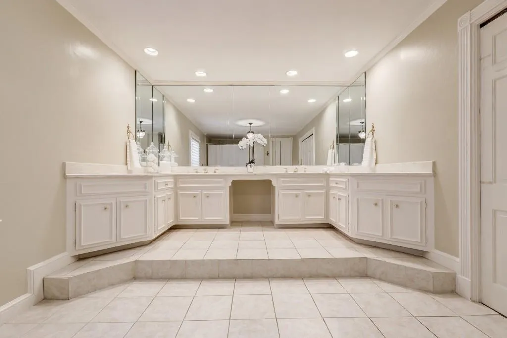 335 Glen Lake Drive, Sandy Springs, Georgia 30327, 6 Bedrooms Bedrooms, ,5 BathroomsBathrooms,Residential,Sold,335 Glen Lake Drive,6605938