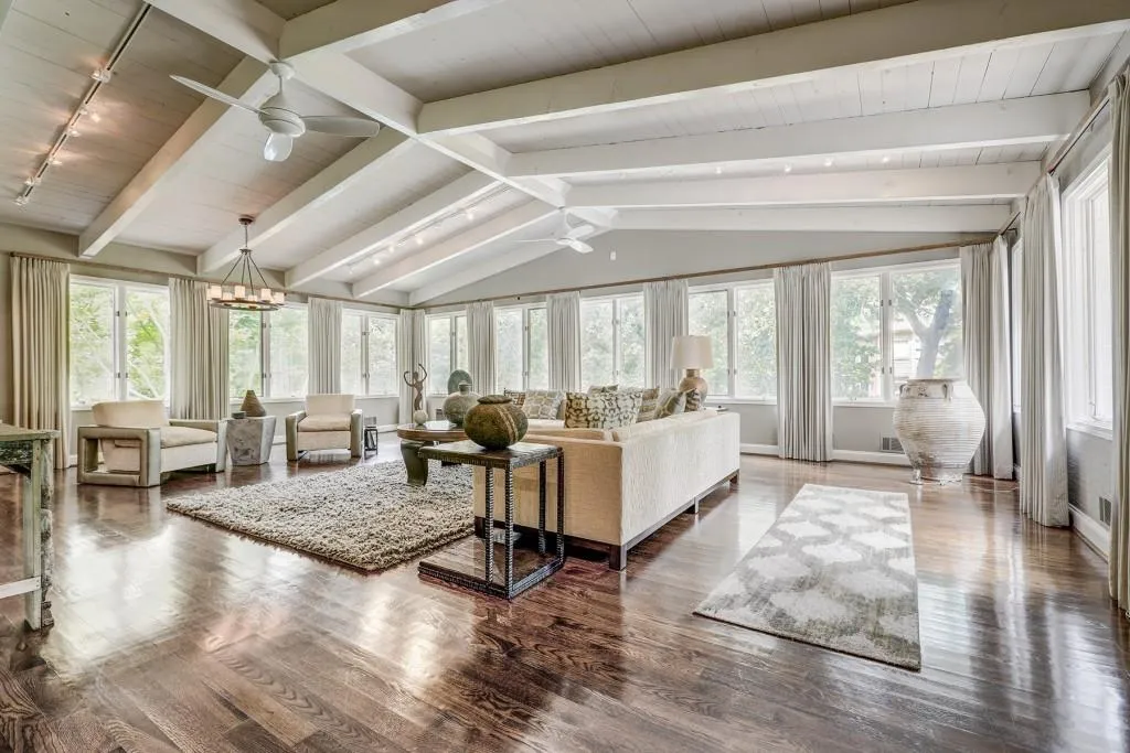 335 Glen Lake Drive, Sandy Springs, Georgia 30327, 6 Bedrooms Bedrooms, ,5 BathroomsBathrooms,Residential,Sold,335 Glen Lake Drive,6605938