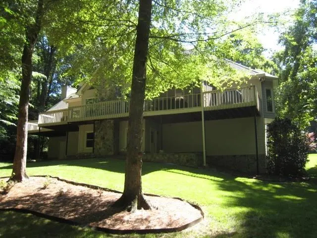 7275 Chattahoochee Bluff Drive, Sandy Springs, Georgia 30350, 4 Bedrooms Bedrooms, ,3 BathroomsBathrooms,Residential,Sold,7275 Chattahoochee Bluff Drive,6024021