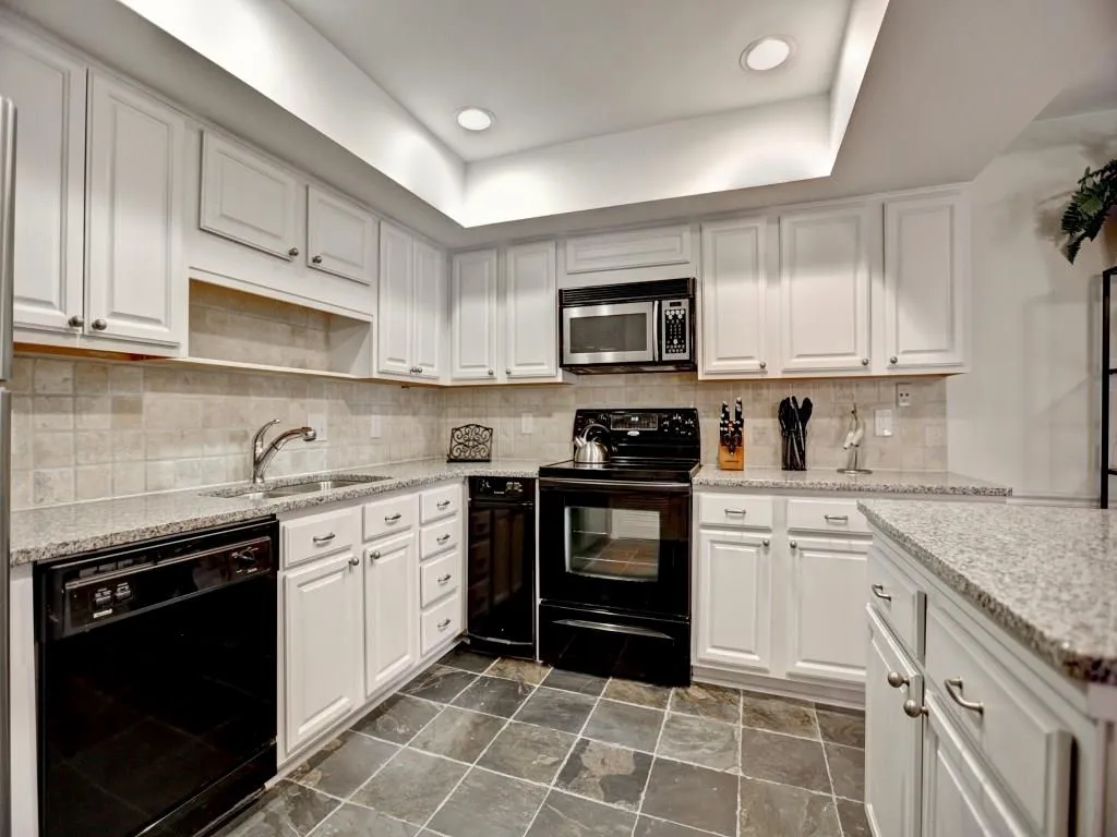 445 The North Chace Unit 445, Sandy Springs, Georgia 30328, 3 Bedrooms Bedrooms, ,3 BathroomsBathrooms,Residential,Sold,445 The North Chace Unit 445,5657745