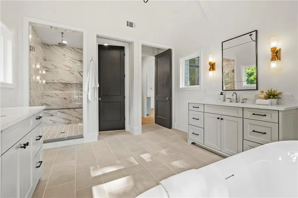 Stunning soaking tub, beautiful views to rear of property