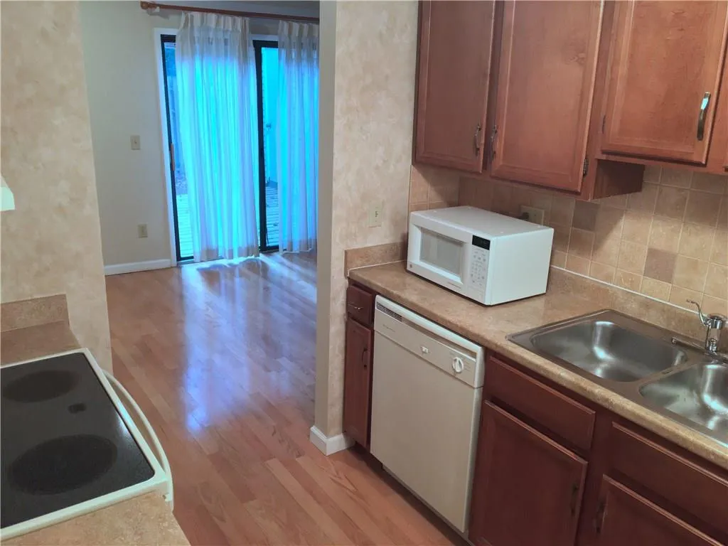 8853 Long Beach Circle Unit 0, Sandy Springs, Georgia 30350, 2 Bedrooms Bedrooms, ,2 BathroomsBathrooms,Residential,Sold,8853 Long Beach Circle Unit 0,5892537