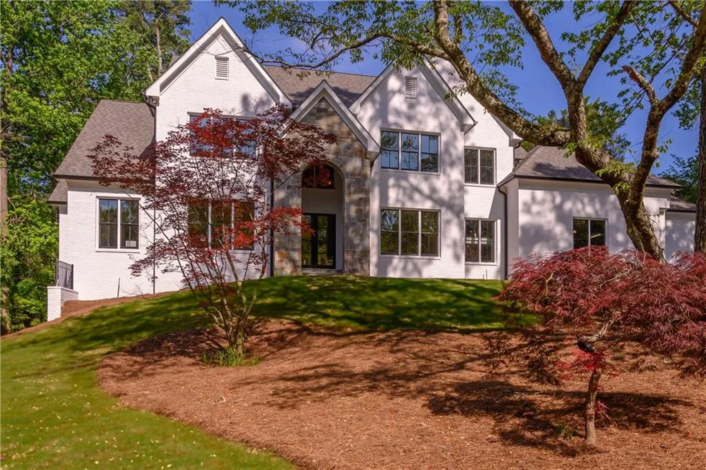 345 Kelson Drive, Sandy Springs, Georgia 30327, 5 Bedrooms Bedrooms, ,6 BathroomsBathrooms,Residential,Sold,345 Kelson Drive,6077627