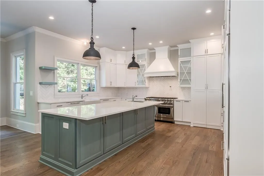 345 Kelson Drive, Sandy Springs, Georgia 30327, 5 Bedrooms Bedrooms, ,6 BathroomsBathrooms,Residential,Sold,345 Kelson Drive,6077627
