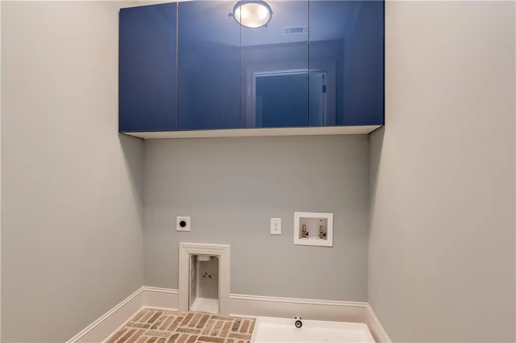 345 Kelson Drive, Sandy Springs, Georgia 30327, 5 Bedrooms Bedrooms, ,6 BathroomsBathrooms,Residential,Sold,345 Kelson Drive,6077627