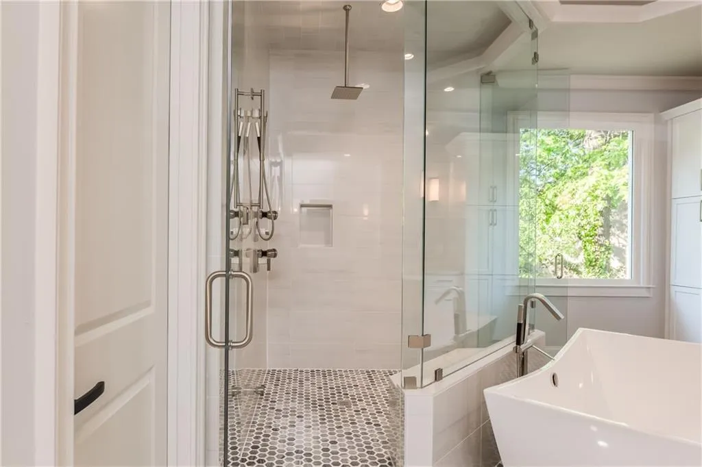 345 Kelson Drive, Sandy Springs, Georgia 30327, 5 Bedrooms Bedrooms, ,6 BathroomsBathrooms,Residential,Sold,345 Kelson Drive,6077627