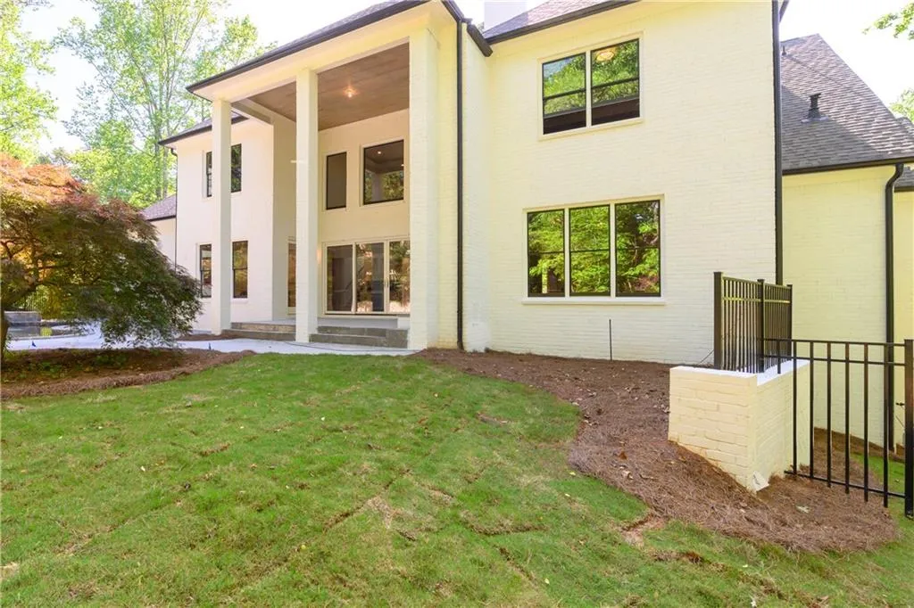 345 Kelson Drive, Sandy Springs, Georgia 30327, 5 Bedrooms Bedrooms, ,6 BathroomsBathrooms,Residential,Sold,345 Kelson Drive,6077627