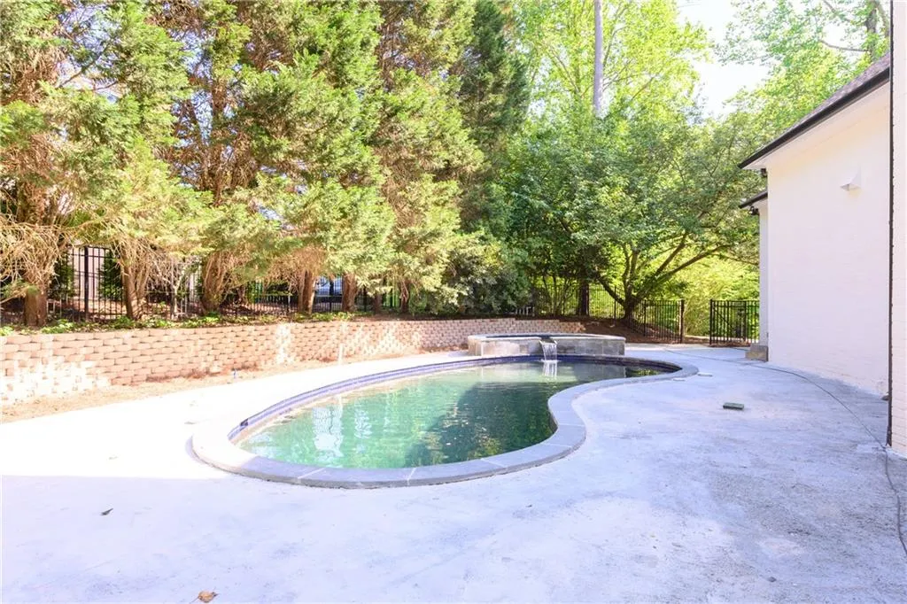 345 Kelson Drive, Sandy Springs, Georgia 30327, 5 Bedrooms Bedrooms, ,6 BathroomsBathrooms,Residential,Sold,345 Kelson Drive,6077627