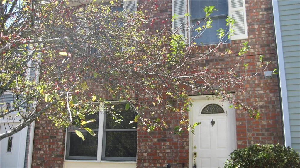 8840 Applegate Lane, Sandy Springs, Georgia 30350, 2 Bedrooms Bedrooms, ,2 BathroomsBathrooms,Residential,Sold,8840 Applegate Lane,5761195